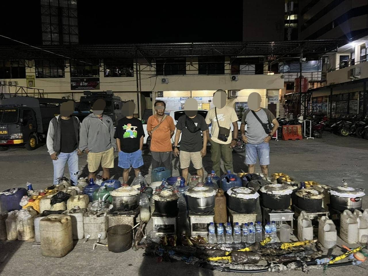 Ilustrasi berita JAYAPURA: Polresta Jayapura Kota Gerebek Produksi dan Peredaran Miras Ilegal di Jayapura Utara
