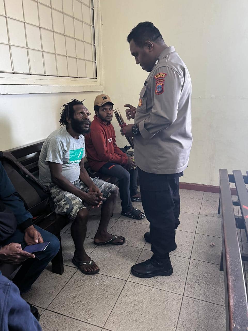 Ilustrasi berita Mimika: Polisi Amankan 13 Anak Panah di Bandara Mozes Kilangin Timika