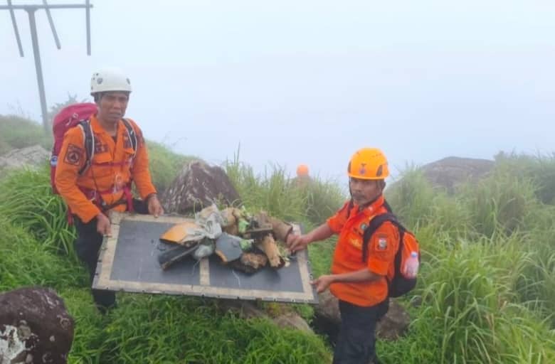 Ilustrasi berita BERITA UTAMA: Basarnas Tetapkan Radius Pencarian 1 Kilometer dari Serpihan Pesawat