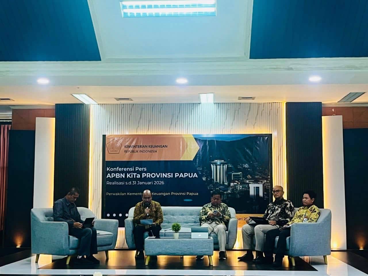 Ilustrasi berita Nasional: Pemerintah Targetkan Pendapatan Negara di Papua Rp6,7 Triliun pada 2026