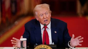 Ilustrasi berita Internasional: Trump Akui Ada Pembicaraan Rahasia dengan Iran, Tapi Tak Libatkan Khamenei
