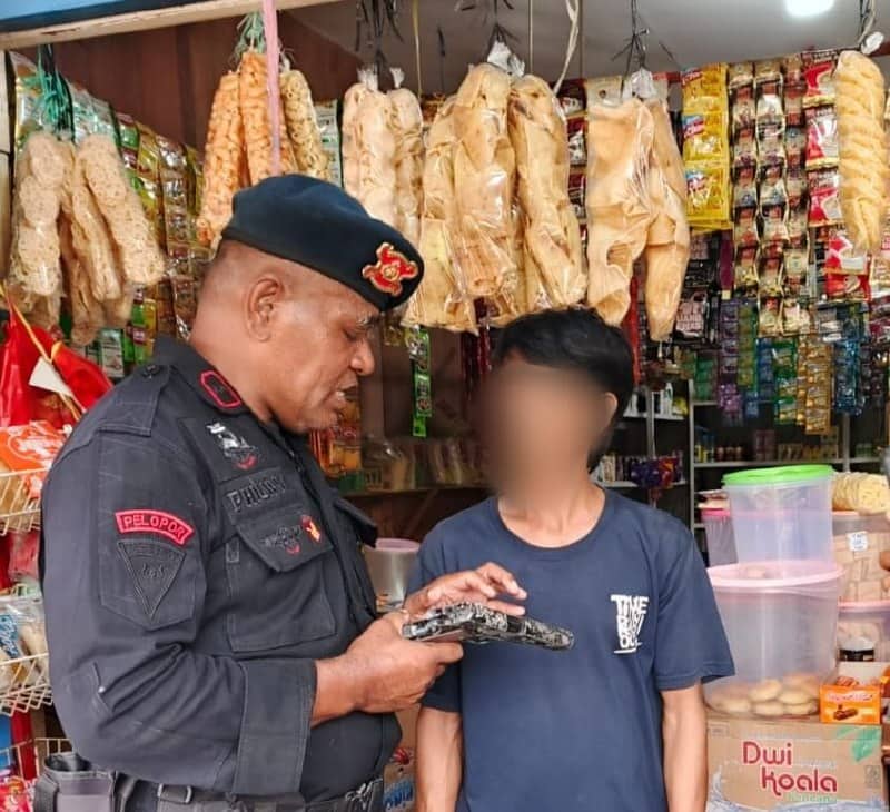 Ilustrasi berita Mimika: Berniat Takuti Pelajar Tawuran di Depan SMK Petra Timika dengan Pistol, Seorang Pria Diamankan Polisi