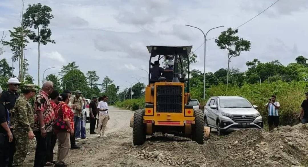 Ilustrasi berita Mimika: Berharap Diakomodir di APBD Perubahan, Pengaspalan Jalan Yan Magal Ditargetkan Rampung Tahun Ini