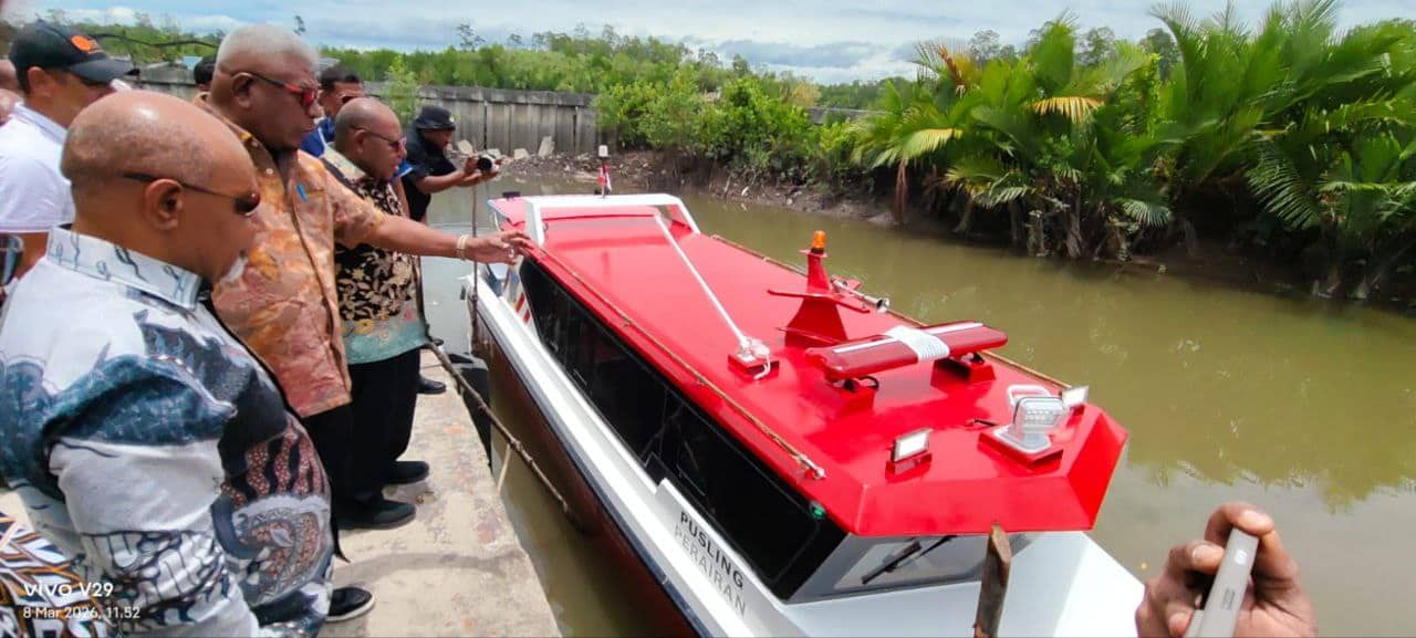 Ilustrasi berita Mimika: Pemprov Papua Tengah Serahkan Ambulance Laut untuk Mimika dan Ambulance Darat untuk Puskesmas Sinak