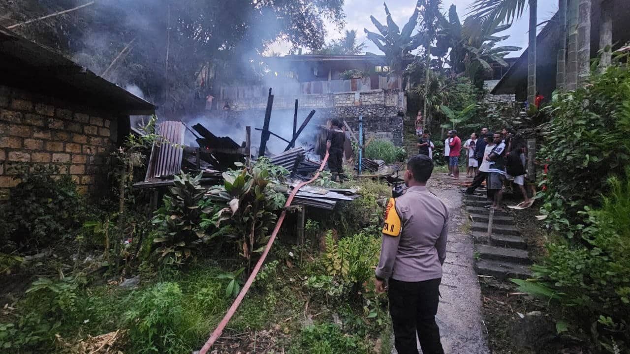 Ilustrasi berita Opini: Kebakaran Hanguskan Satu Unit Rumah Warga di Polimak Genjer, Kota Jayapura