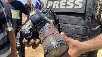 Serangan Granat Israel Tewaskan Jurnalis di Lebanon saat Liputan Konflik