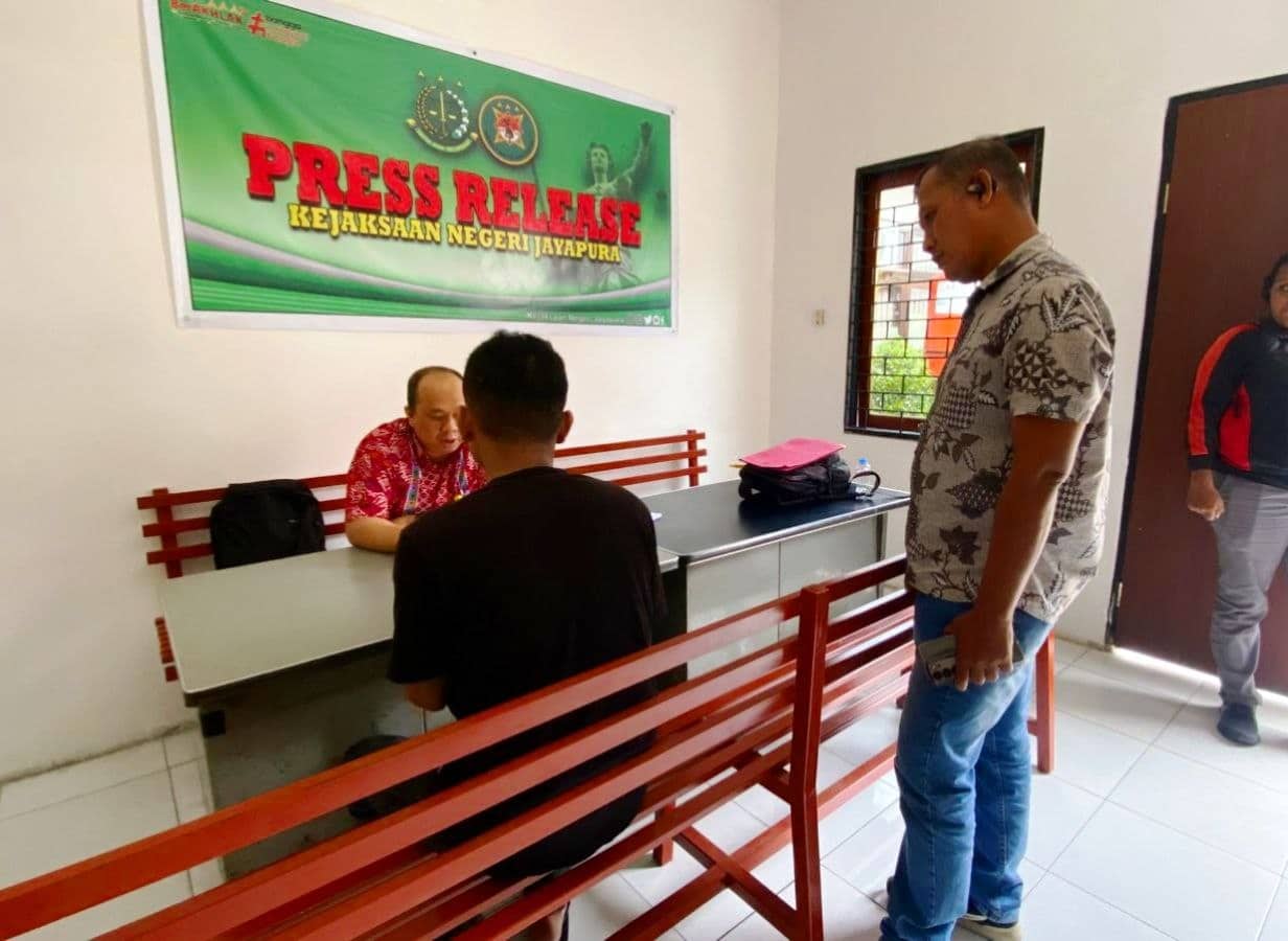 Ilustrasi berita Opini: Tersangka Pemilik 150 Bungkus Ganja Diserahkan ke Kejari Jayapura