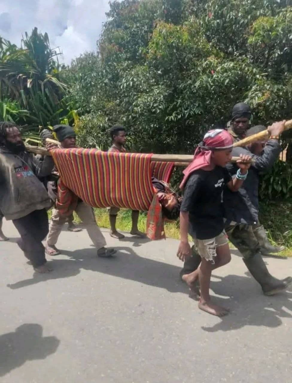 Ilustrasi berita Opini: Empat Warga Dilaporkan Tewas Tertembak Pasca Kematian Anggota Polsek Moanemani, Ibukota Dogiyai Mencekam
