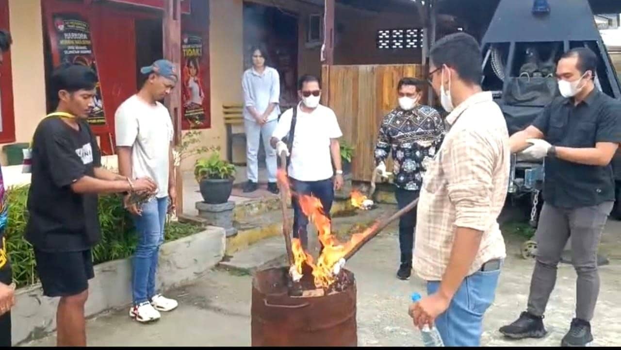 Ilustrasi berita Opini: Polres Jayapura Musnahkan 131 Gram Ganja, Tegaskan Komitmen Berantas Narkoba