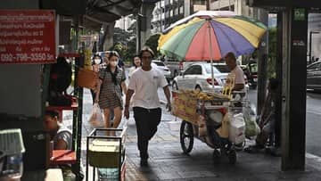 Ilustrasi berita Internasional: Penertiban Pedagang Kaki Lima di Bangkok Picu Kekhawatiran Budaya dan Ekonomi