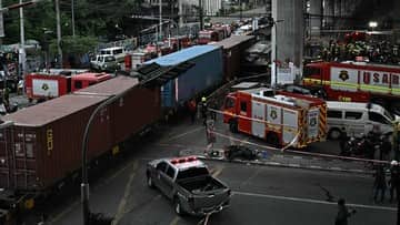 Ilustrasi berita Internasional: Sopir Bus dan Masinis Jadi Tersangka Kecelakaan Kereta di Bangkok