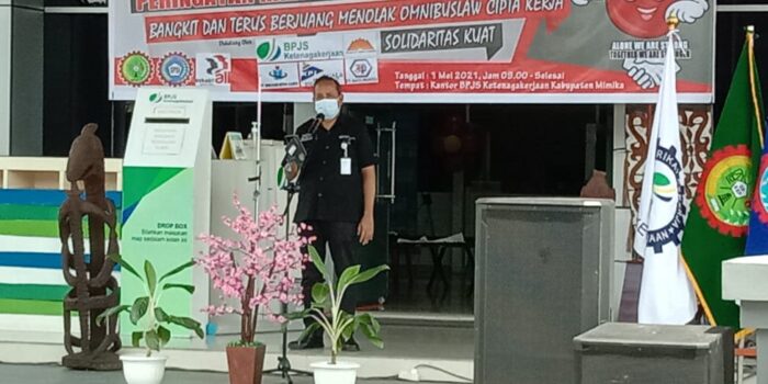 Kepala Kantor BPJS Tenaga Kerja Cabang Mimika Very K Boekan ketika menyampaikan sambutan