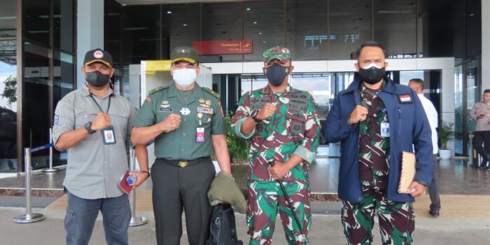 Foto Bersama Temani para Calon KOMCAD Berangkat ke Malang