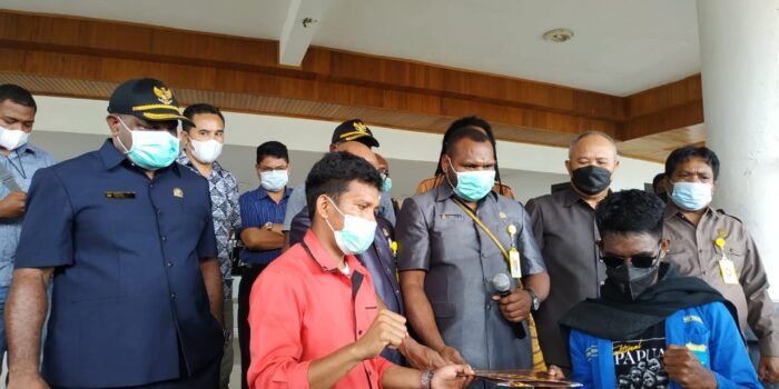 Demo Mahasiswa dikantor DPRD Mimika