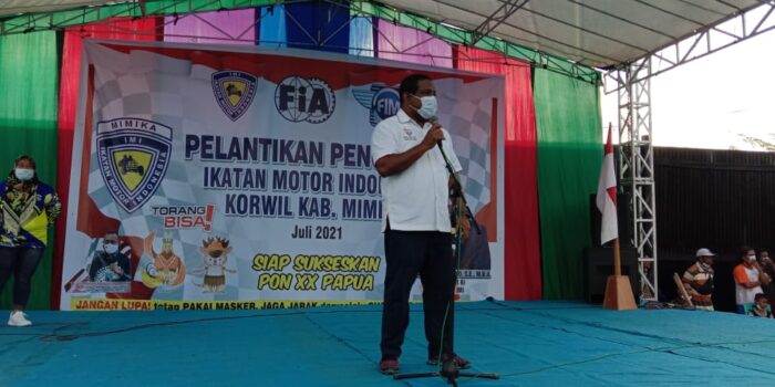 Sekretaris KONI Mimika Cesar Avianto Tunya menyampaikan sambutan.